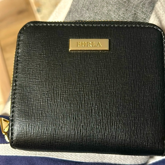 Furla Classic Compact Zip Around Leather Wallet Black New (w/ out tags) - Picture 1 of 3
